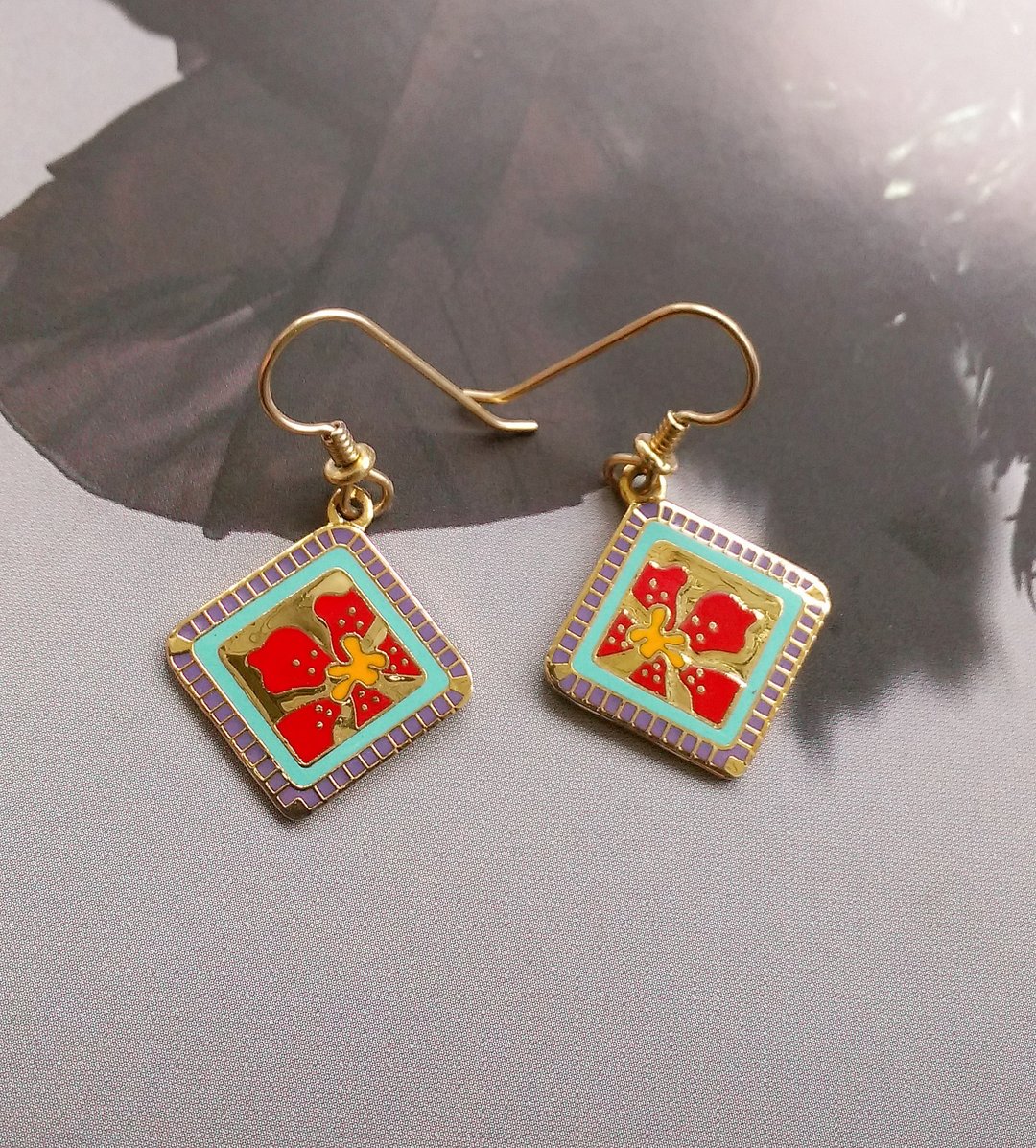 Laurel Burch 茉莉花 勾针式耳环。西洋古董饰品 - 耳环/耳夹 - 其他金属 银色