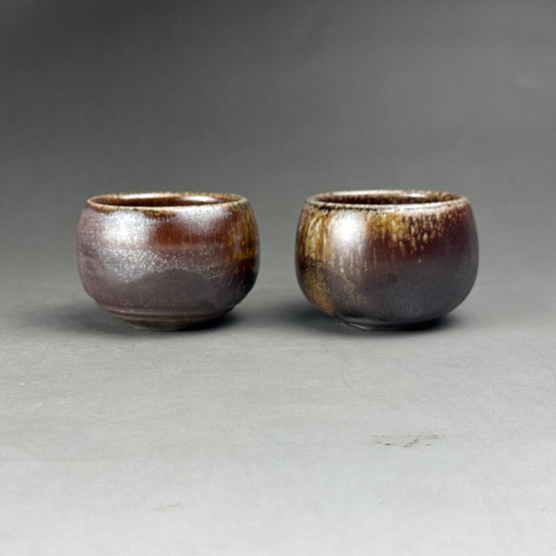 台湾名家周圣钧【柴烧】手拉坏柴烧茶杯两入组001 - 茶具/茶杯 - 陶 咖啡色