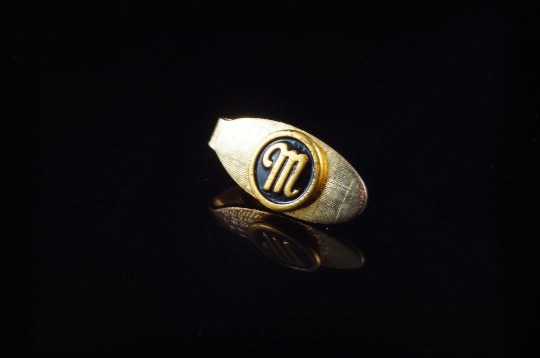 【C'est Cufflinks】美制M字母古着短领带夹 - 袖扣 - 其他金属 金色