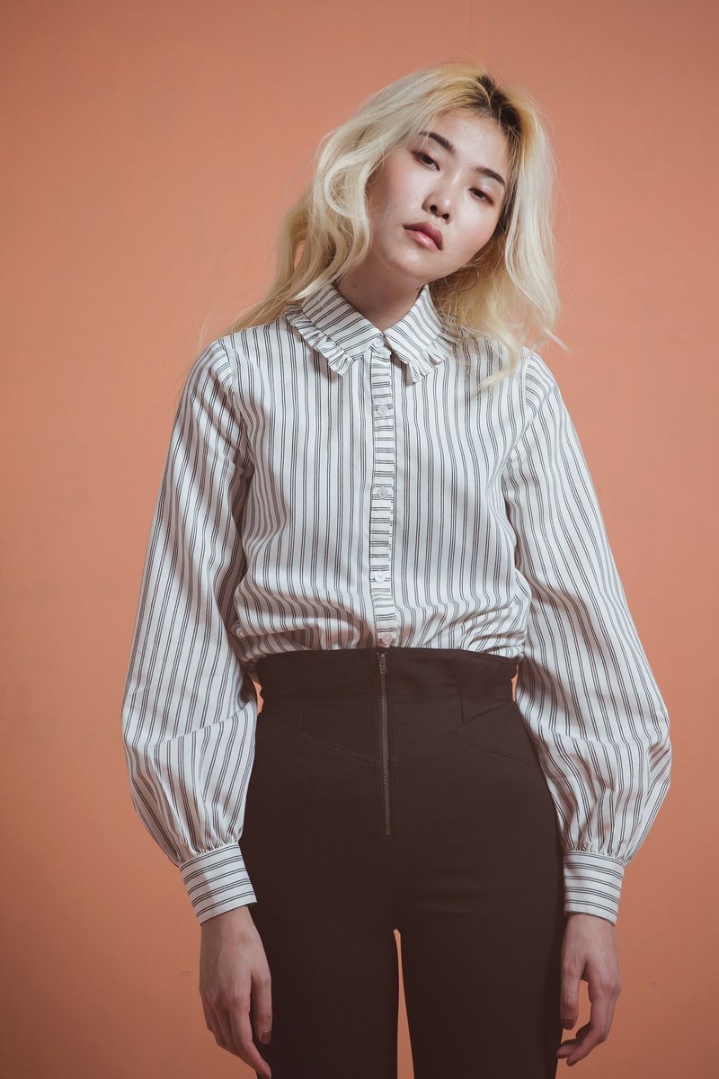 荷叶领条纹衬衫-白 - 女装衬衫 - 棉．麻 