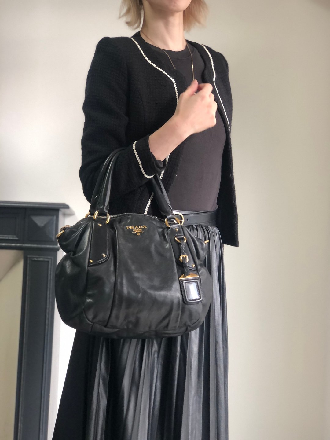 【 VintageShop solo 日本直送中古包专卖店 】PRADA 普拉达 侧背包 黑色 经典标志 皮革 2way 圆形 vintage 古着 ashbj6 - 侧背包/斜挎包 - 真皮 黑色