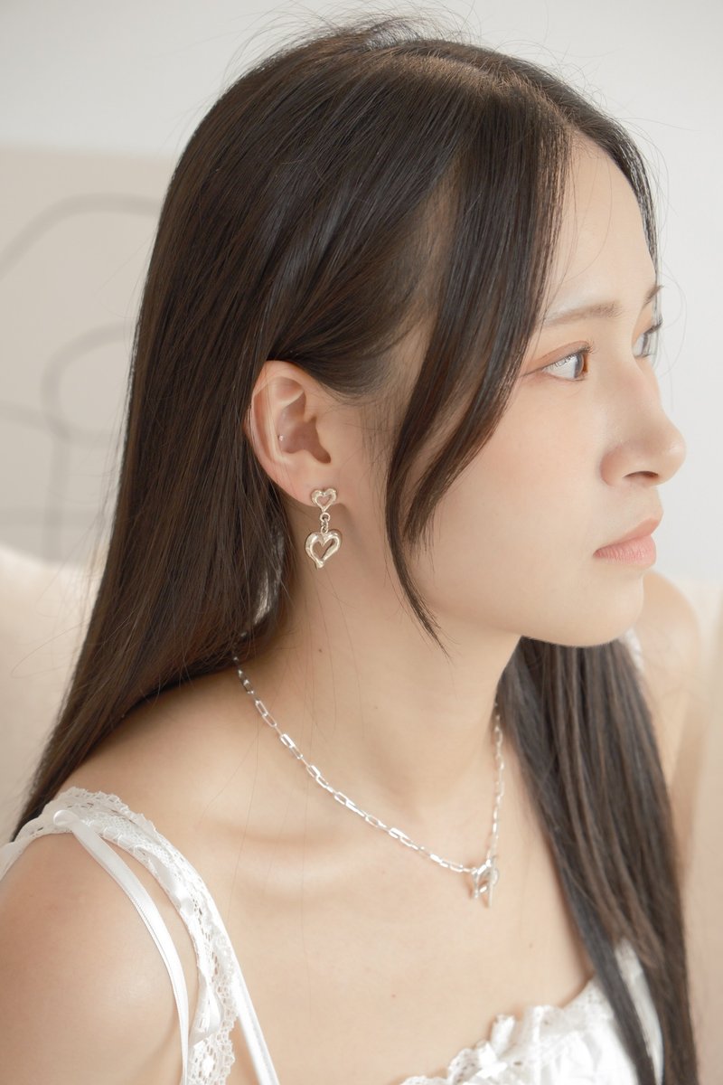 云朵爱心垂坠耳环 - 耳环/耳夹 - 银 银色