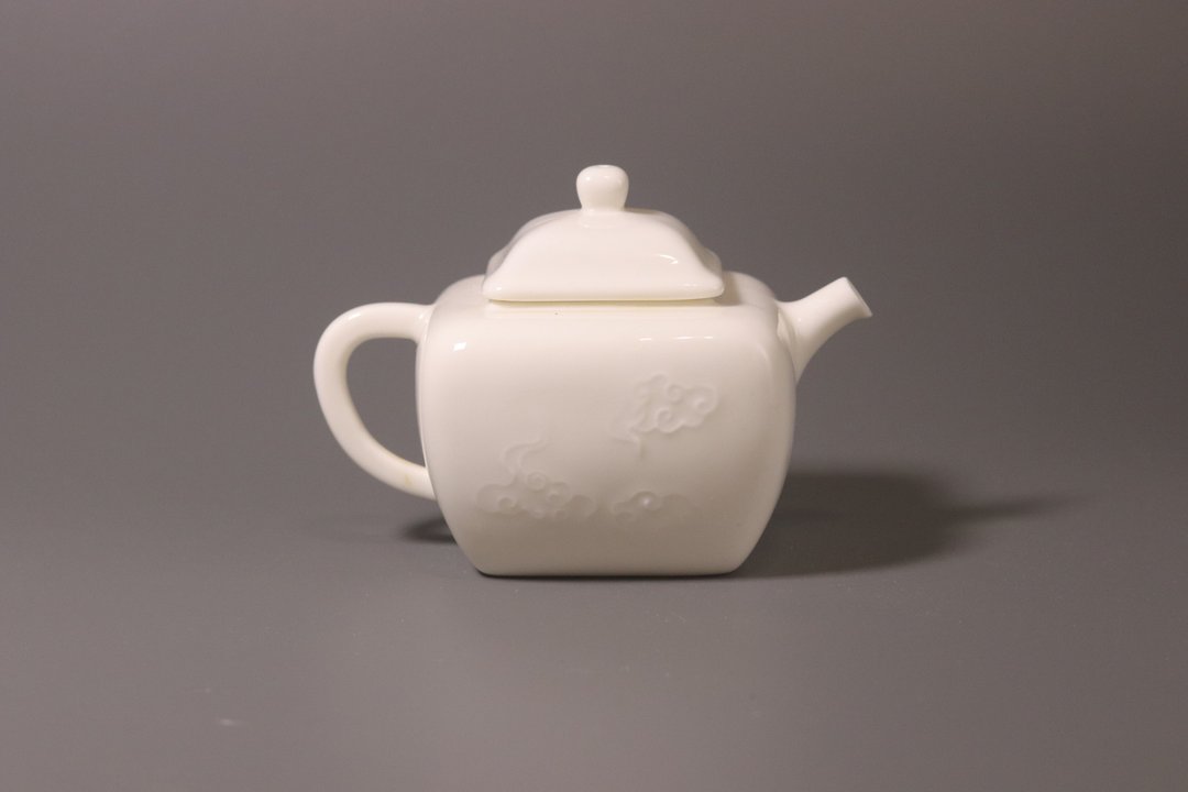 敦睦窑 德化模刻印花玉瓷 四方壶 - 茶具/茶杯 - 瓷 白色