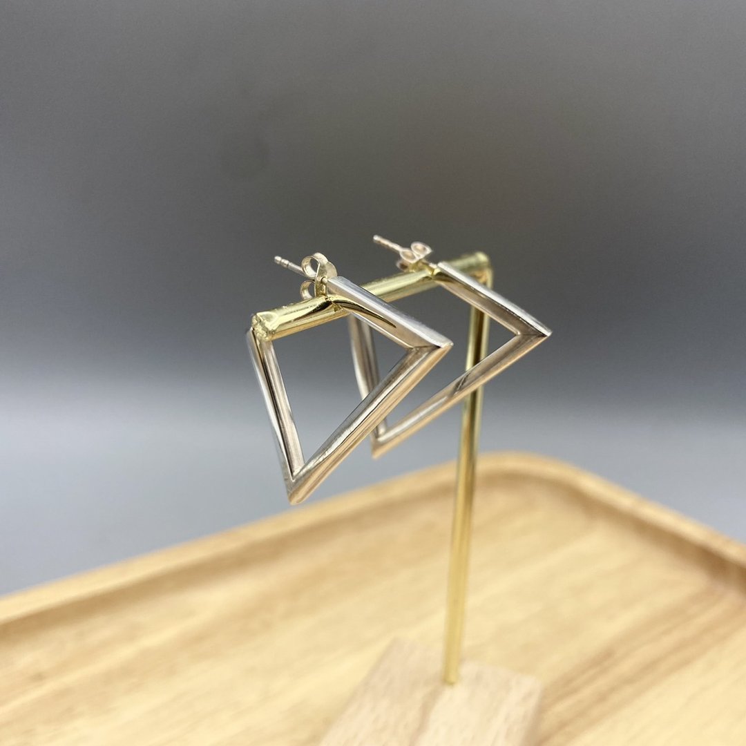 Triangle 925 Sterling Silver - 耳环/耳夹 - 纯银 银色