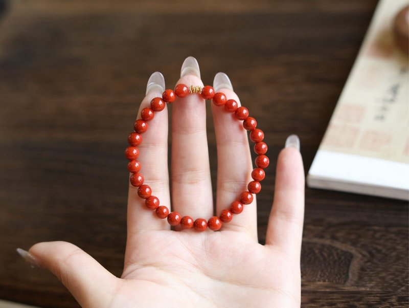 6mm天然原矿南红 18k金度色碎银子设计单圈手持手串m - 手链/手环 - 半宝石 红色