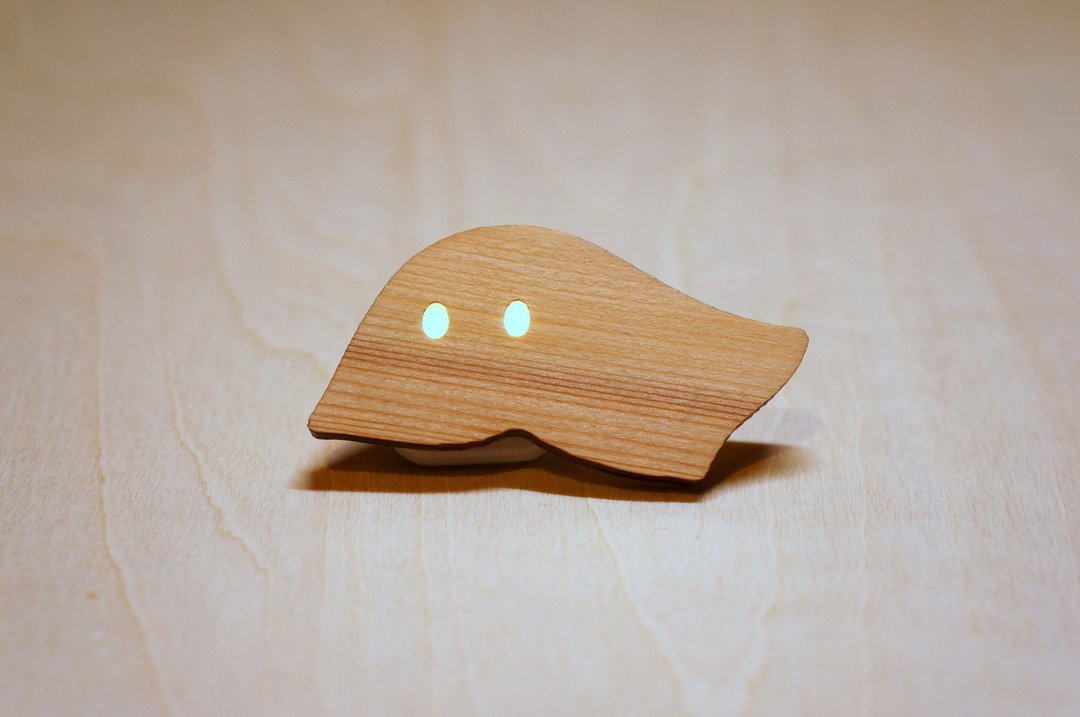 Ghost puzzle LED badge SUGI Kumamoto Oguni Sugi No.9 - 胸针 - 木头 咖啡色