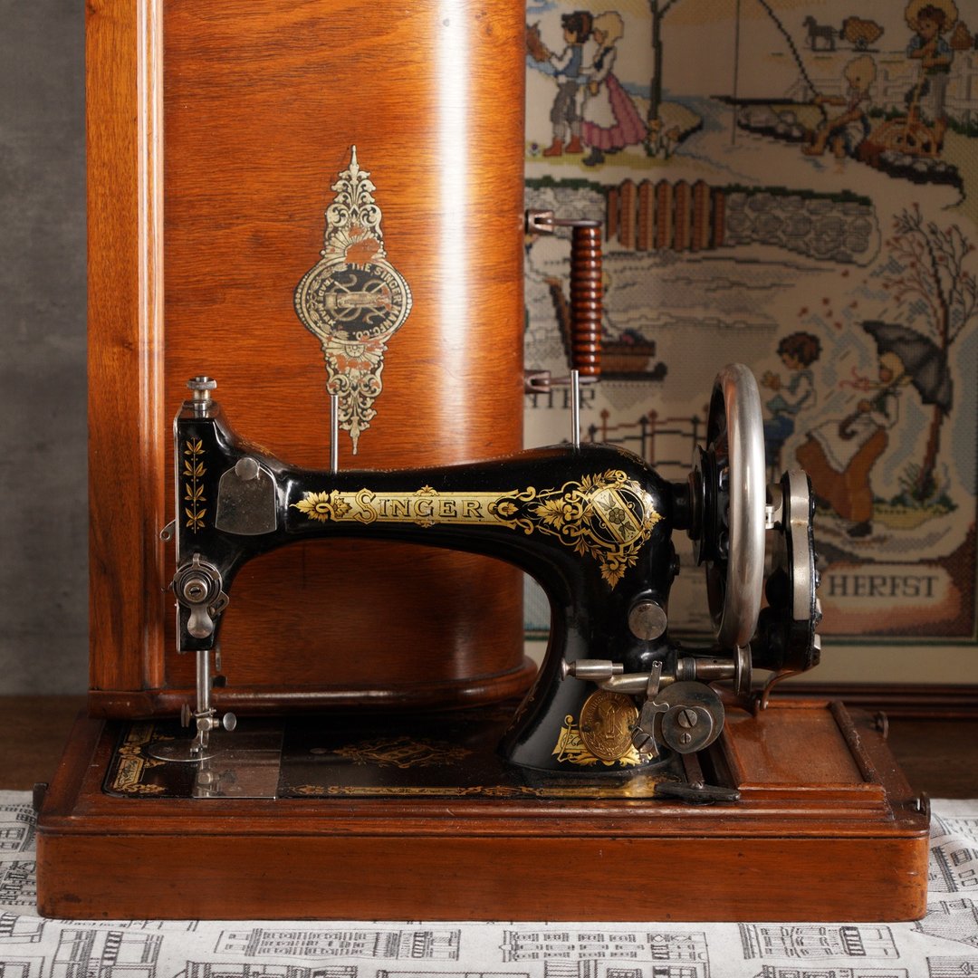 1901年Singer 28K手摇古董缝纫机 - 摆饰 - 其他金属 咖啡色