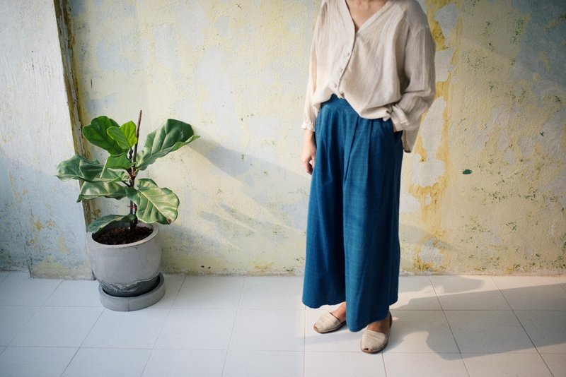 wide-leg trousers | handwoven indigo dyed cotton | - 女装长裤 - 棉．麻 蓝色