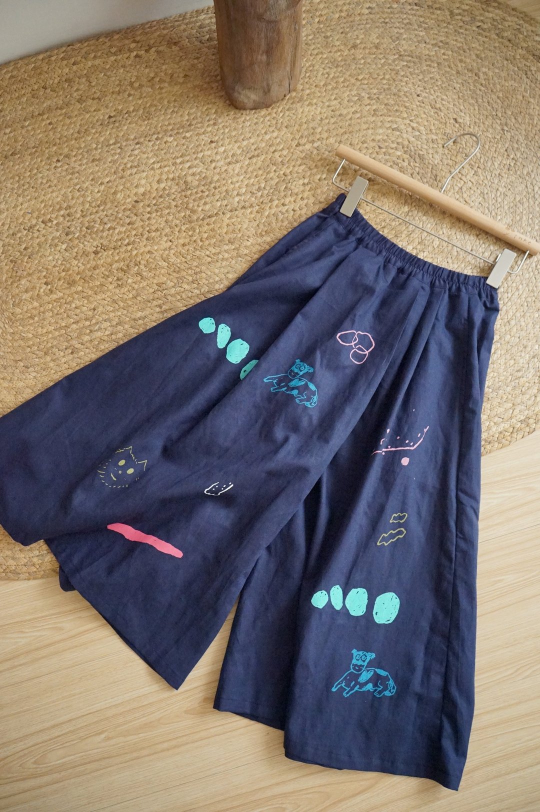 订制  绝版布料 设计感亚麻口袋打褶裤裙-圈圈小狗、星串泡泡 - 女装短裤 - 棉．麻 蓝色