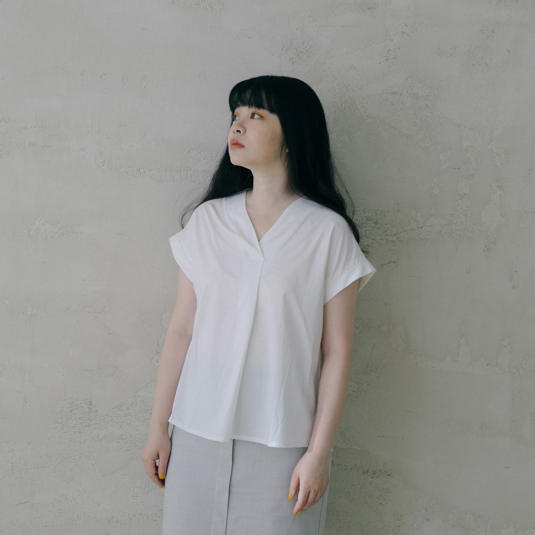 泡沫点点白色V领造型上衣 - 女装上衣 - 棉 白色