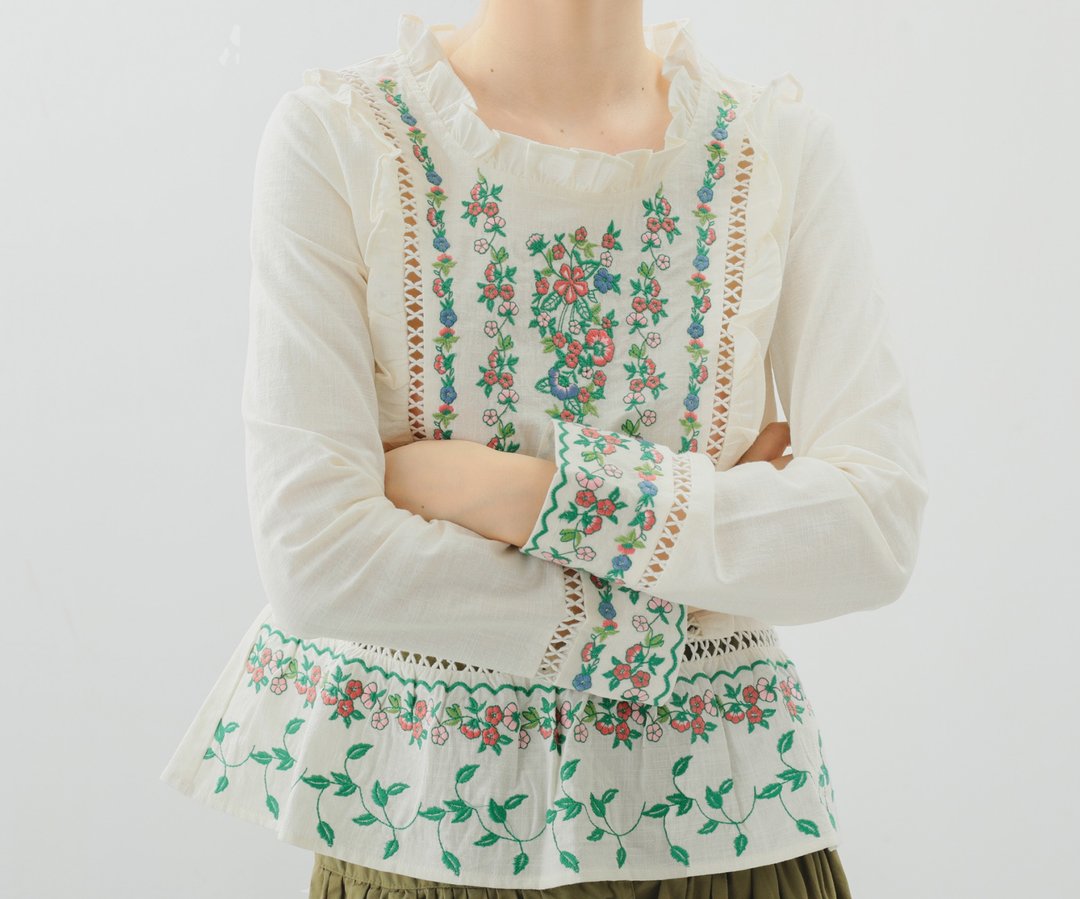 法式復古小衫 / 刺繡花朵上衣 / 棉質嬉皮襯衫 - 女装上衣 - 棉 白色