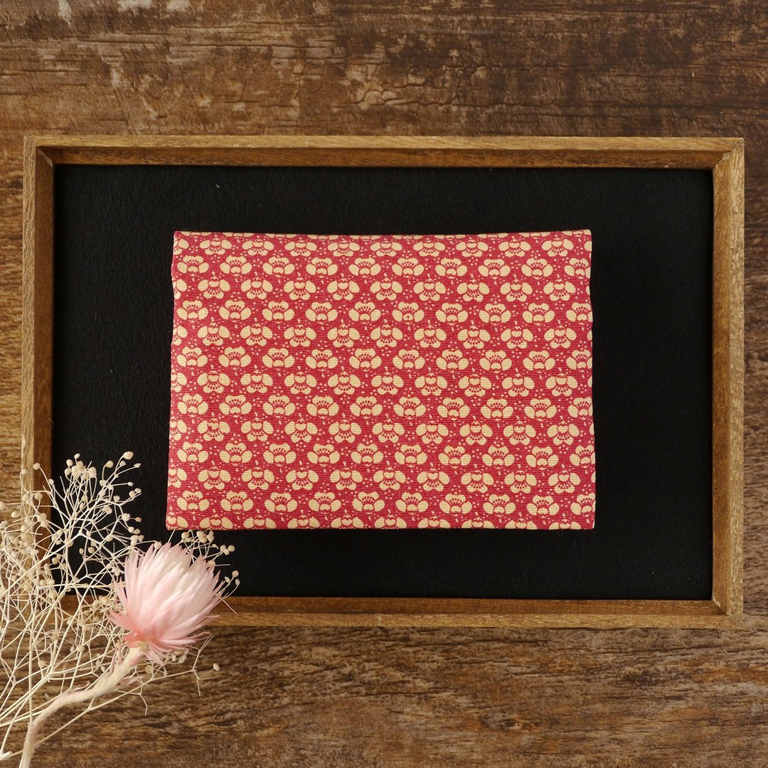 Camellia Pattern Kimono Card Case Silk Silk - 名片夹/名片盒 - 丝．绢 红色