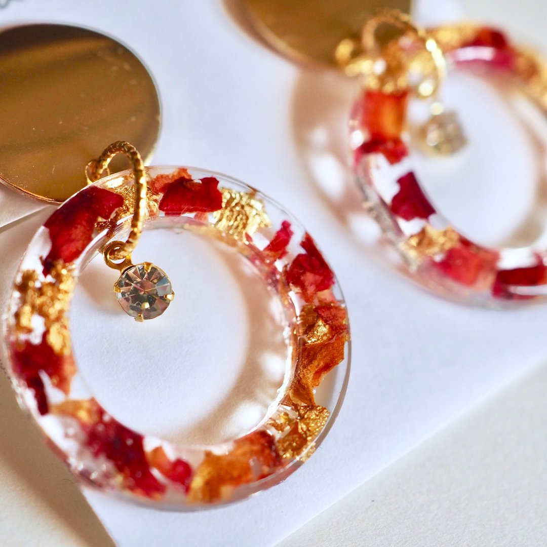 Metal and flower hoop earrings / earrings - 耳环/耳夹 - 植物．花 红色