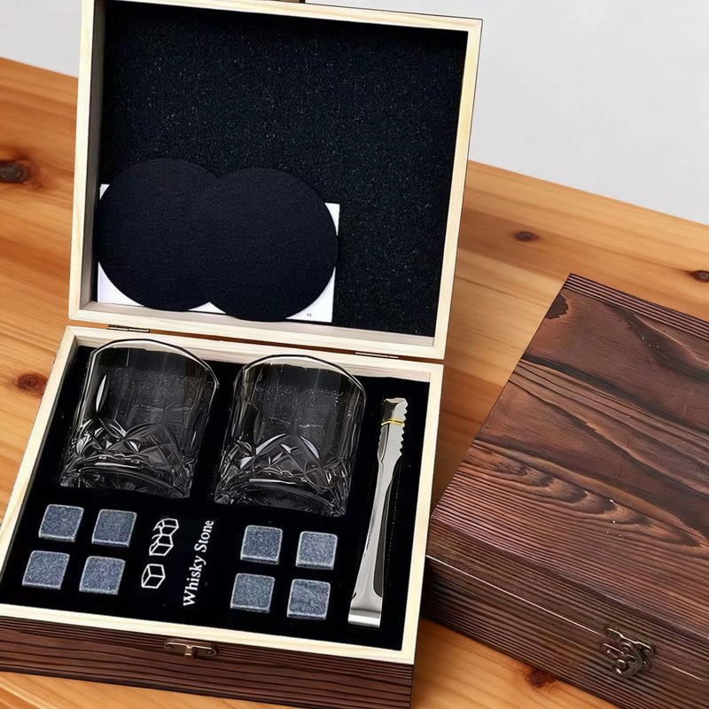 文字雕刻威士忌杯|欧式冰酒石套装 定制化送礼礼物 结婚/情侣礼物 - 酒杯/酒器 - 玻璃 