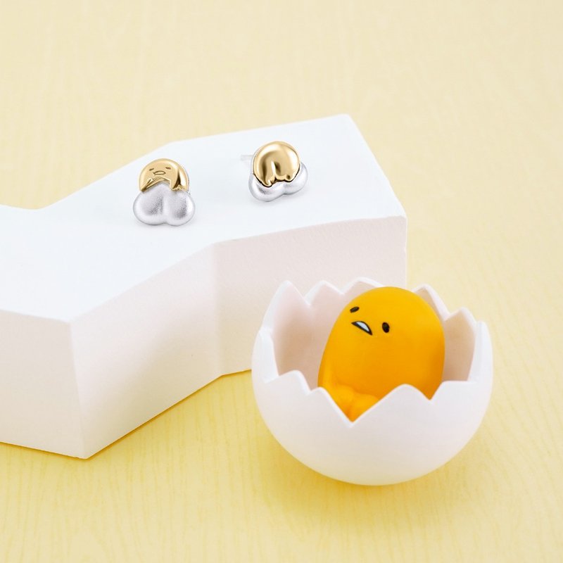Gudetama 10周年系列-懒得过生日的蛋黄哥不对称纯银耳环 - 耳环/耳夹 - 其他金属 金色