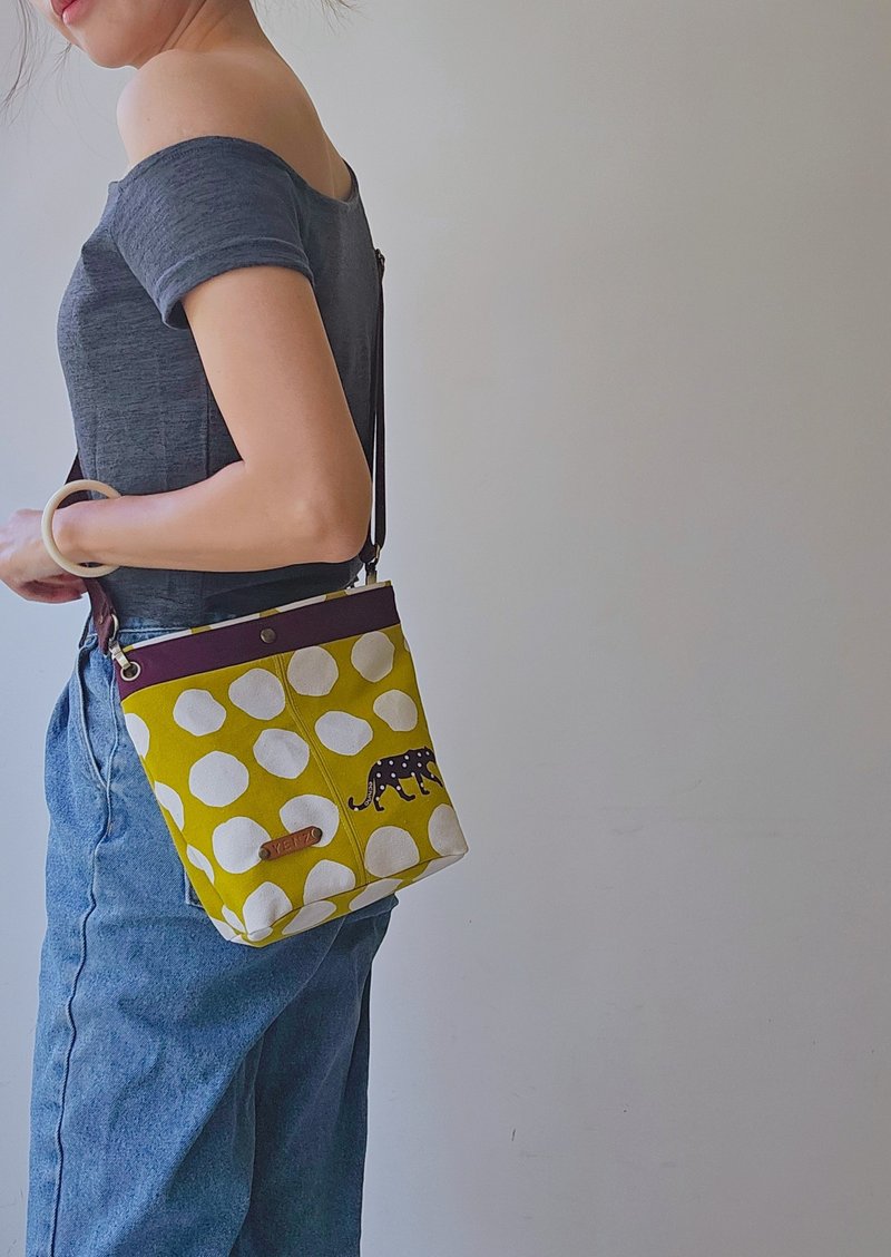 【小水桶系列】日本点点豹 水桶包 肩背侧背包 帆布包 设计手作包 - 侧背包/斜挎包 - 棉．麻 多色