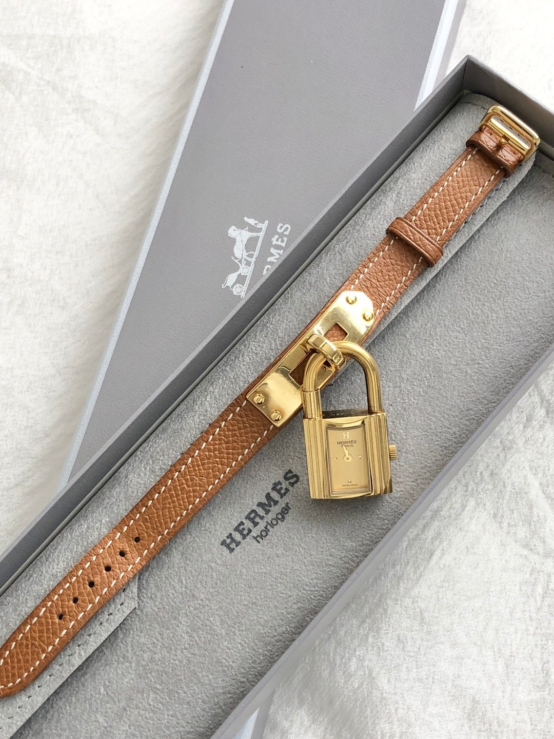 【日本直送 名牌古着包】HERMES 爱马仕 腕表 棕色 凯莉 皮革 石英表 vintage 古董 6kuddk - 女表 - 真皮 咖啡色