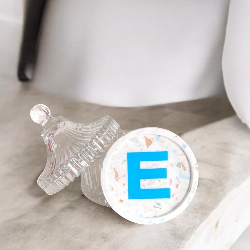 字母 扩香碟 - 香薰/精油/线香 - 其他材质 白色