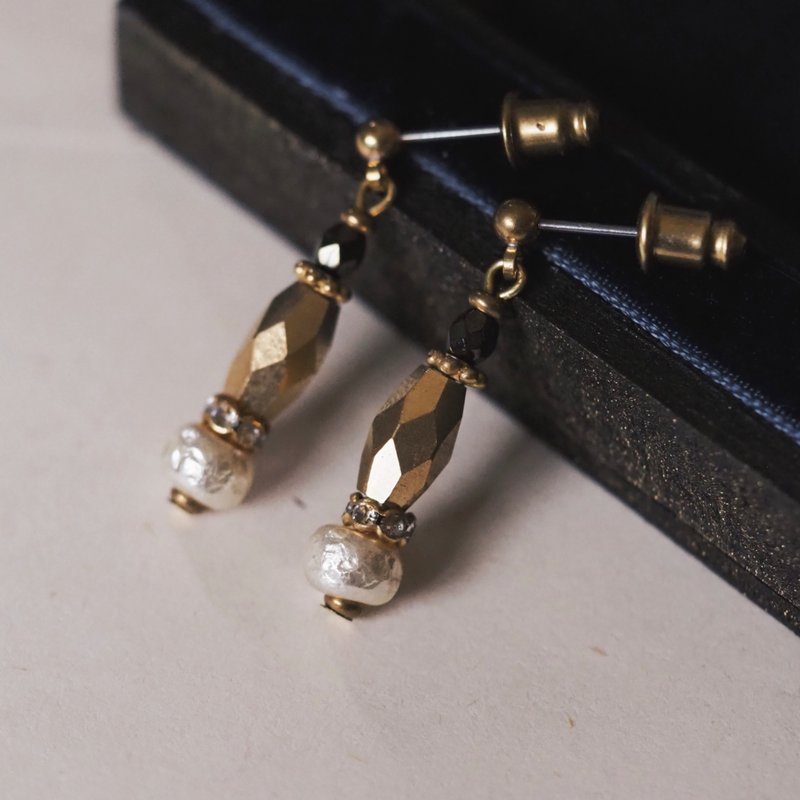 菱切黄铜柱型珍珠耳环 - 耳环/耳夹 - 铜/黄铜 金色