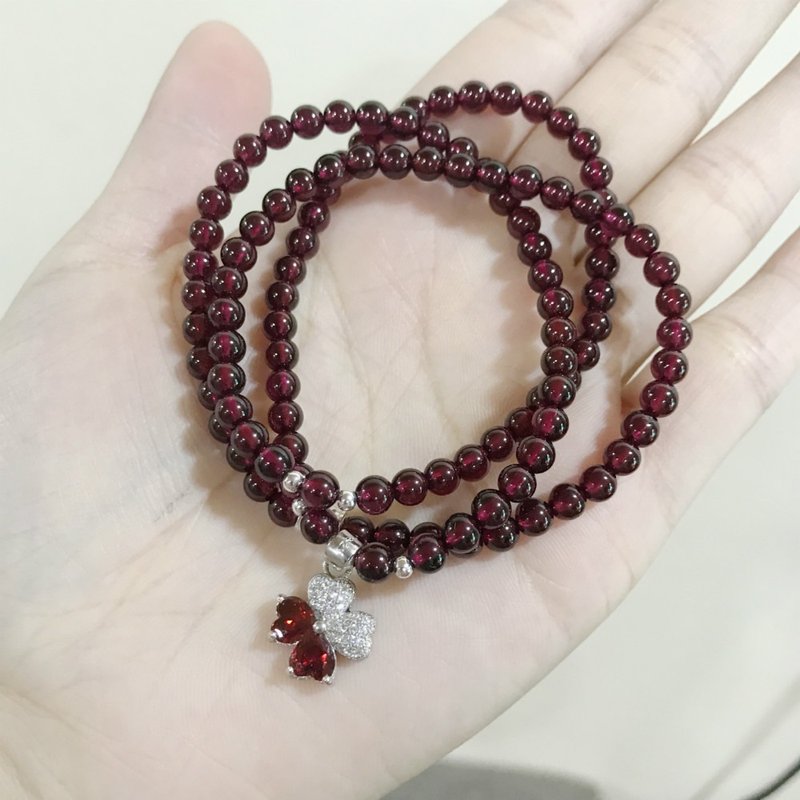 天然石榴石+四葉草水晶手鏈酒紅美容轉運個性多圈手串手環 - 手链/手环 - 宝石 咖啡色