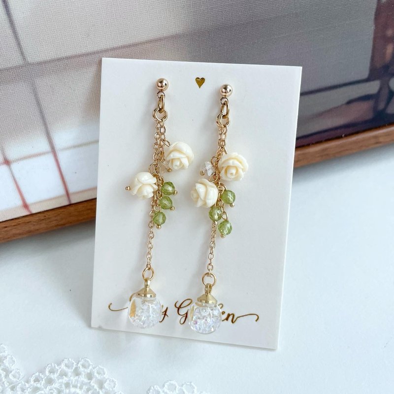 Rosy Garden 优雅小玫瑰花流沙水晶球耳环 三色入 可换耳夹 - 耳环/耳夹 - 玻璃 粉红色