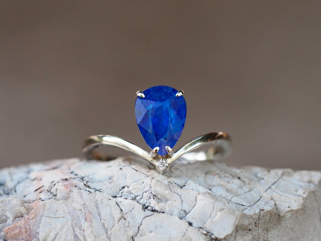 14 kt gold ring with sapphire and diamond - 戒指 - 贵金属 金色