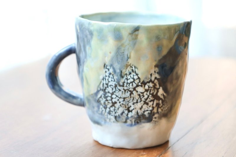 【圣诞礼物】冬日雪景极光森林侘寂风蓝绿釉色手捏陶马克杯中型 - 其他杯子 - 陶 蓝色