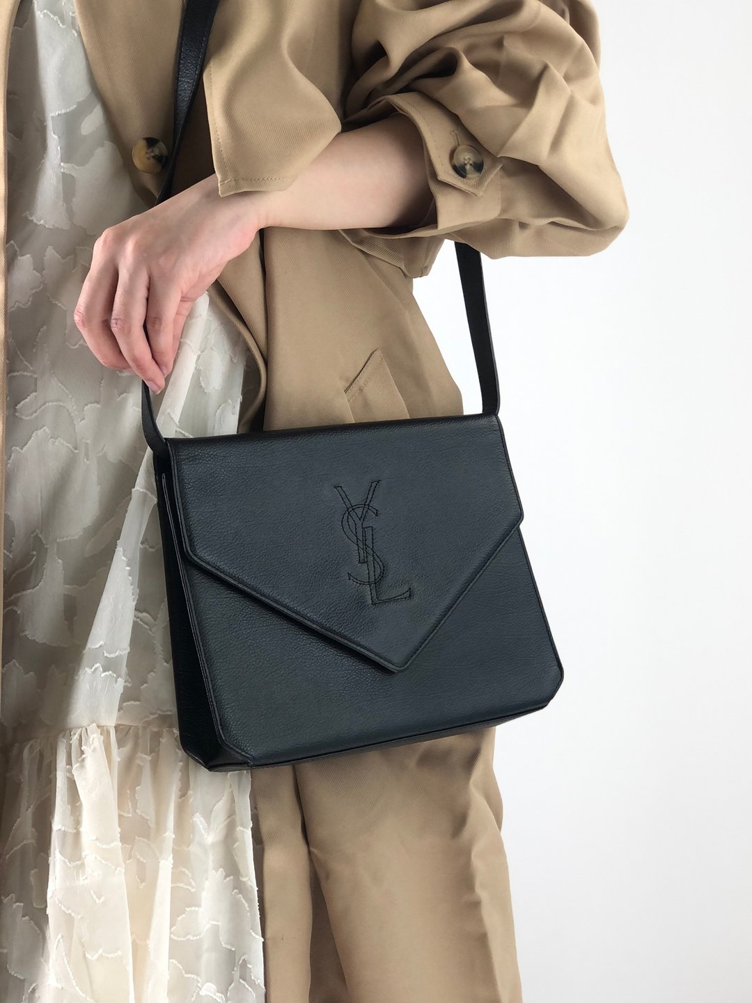 【日本直送，名牌二手包装】Yves Saint Laurent Yves Saint Laurent 单肩包黑YSL Stitch Leather n6s3wy - 侧背包/斜挎包 - 真皮 黑色