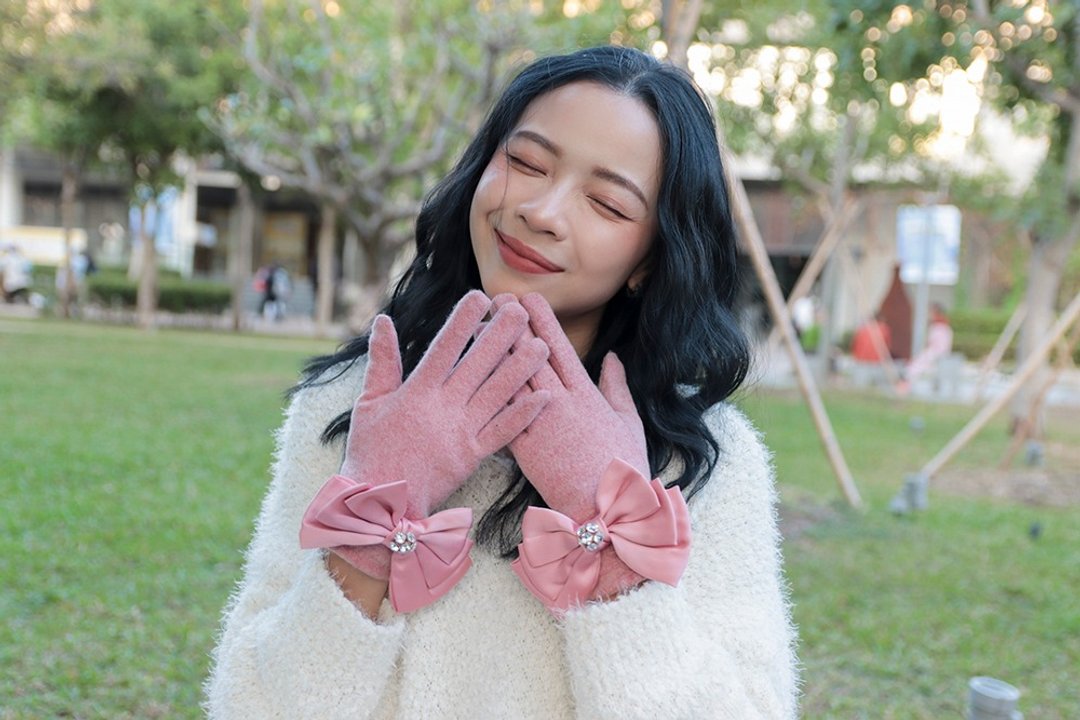 unni花飞蝶舞羊毛手套 御寒.保暖.触屏 刷毛 挡风 gloves 羊毛 - 手套 - 羊毛 卡其色