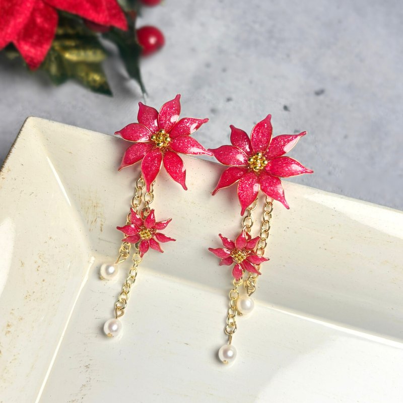 圣夜绽放的鲜红圣诞红与淡水珍珠两戴式耳针 / 耳夹，抗过敏，适用于圣诞节 - 耳环/耳夹 - 树脂 红色