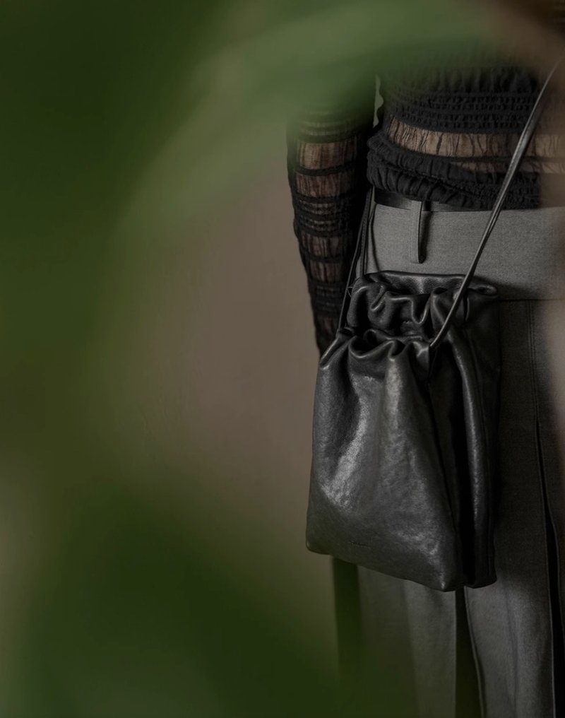 CURVE曲线系列 双生锦囊 双抽绳单肩斜挎包 - 侧背包/斜挎包 - 真皮 黑色