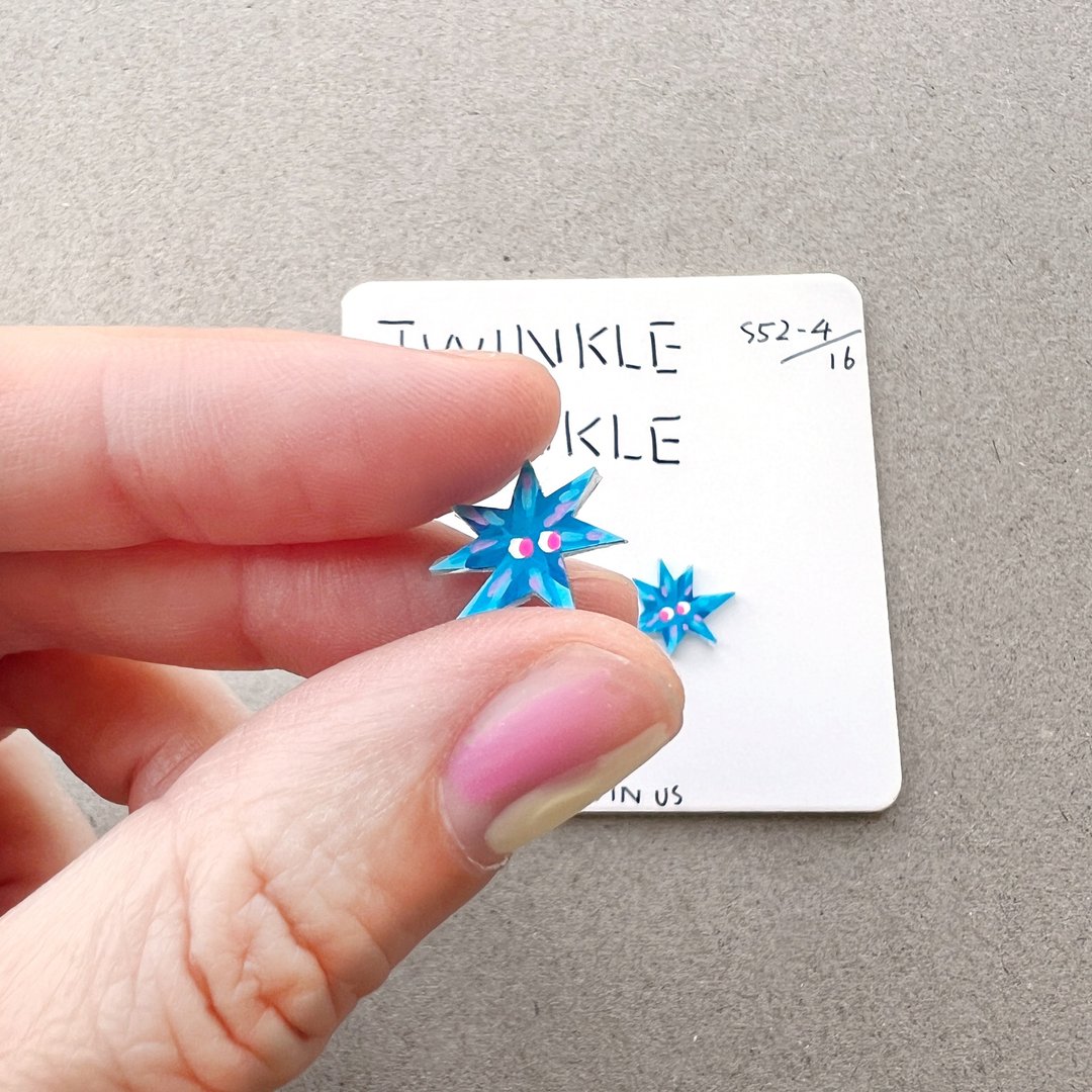 Twinkle Twinkle 星仔手绘耳钉 - 耳环/耳夹 - 塑料 