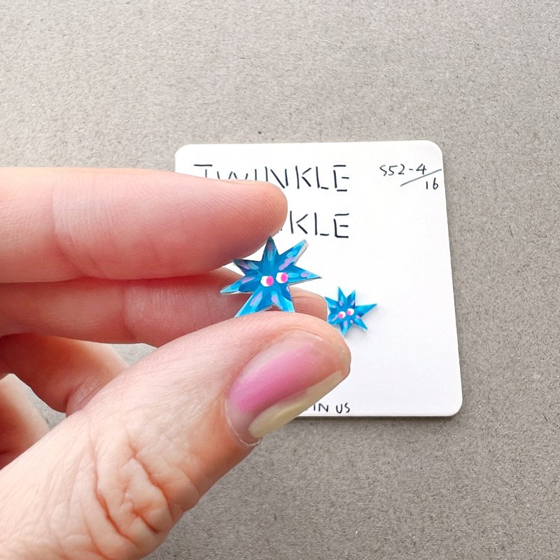Twinkle Twinkle 星仔手绘耳钉 - 耳环/耳夹 - 塑料 