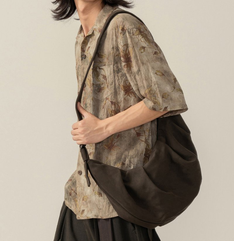 【首创】立体叠褶牛角包/麂皮单肩可颂饺子包/流浪包 - 侧背包/斜挎包 - 其他材质 多色