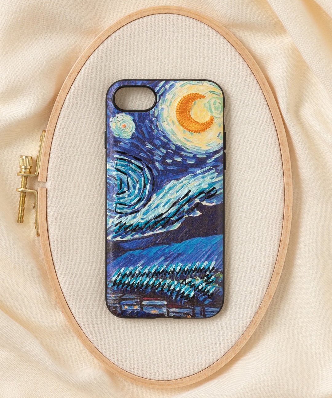 立體刺繡手機殼 iPhone SE/7/8 PBAT PU合成皮革 梵谷x星夜 - 手机壳/手机套 - 聚酯纤维 多色