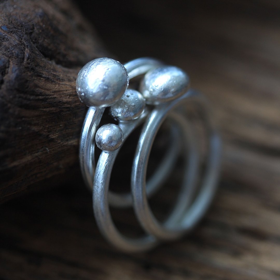 Set of three stackable handmade silver rings with organic-shape beads (R0055) - 戒指 - 银 银色