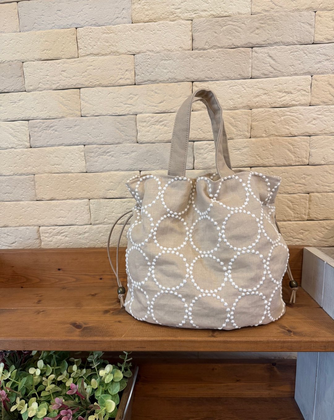 Airy Bag - mina perhonen tambourine - 侧背包/斜挎包 - 棉．麻 卡其色