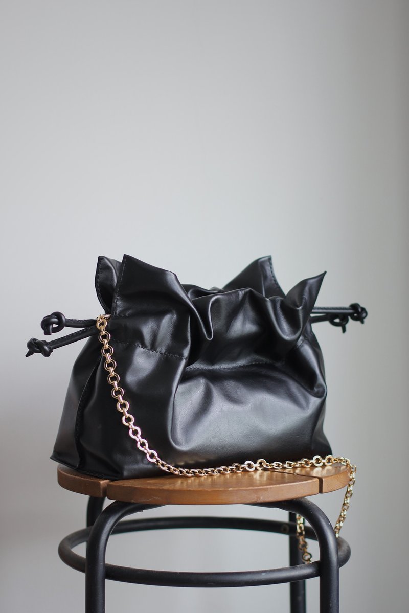 特价 - 手工手缝软皮真皮抽绳圆桶包 - 黑色 - 手提包/手提袋 - 真皮 黑色