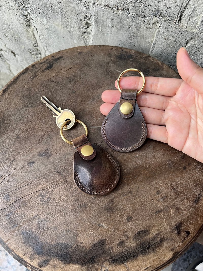 迷彩AirTag磁扣皮套 深铁灰 I 可当钥匙圈放硬币磁扣 Air Tag - 钥匙链/钥匙包 - 真皮 灰色