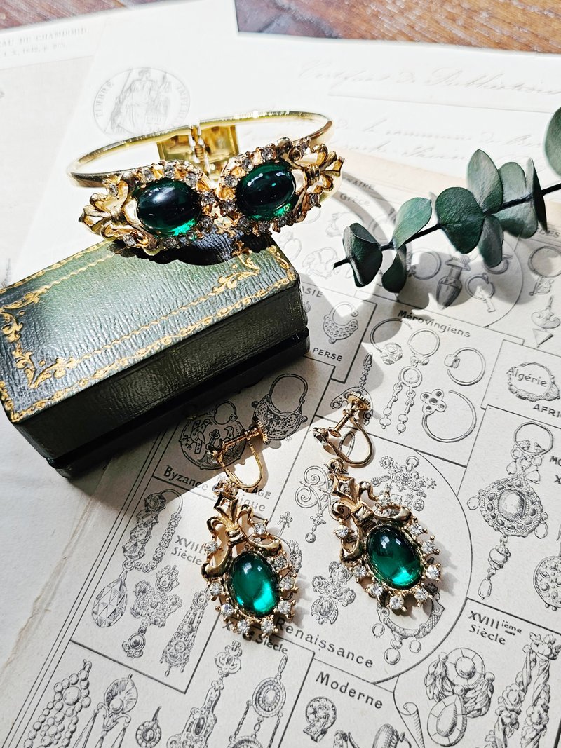 现货在台 - 祖母绿鸢尾花饰硬质手环耳环套组【美国老件时尚珠宝】 - 耳环/耳夹 - 其他金属 绿色