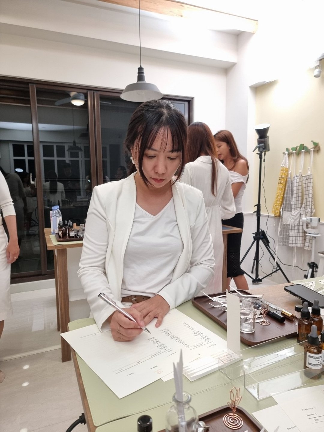 下班时刻 轻松调香 / 月夜微醺 专属梦幻香 【台南/七月】 - 蜡烛/香氛 - 其他材质 