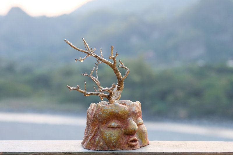 金色山神 水泥创作 黄金瀑布 山海创作 玄关摆饰 居家摆饰 - 摆饰 - 水泥 金色