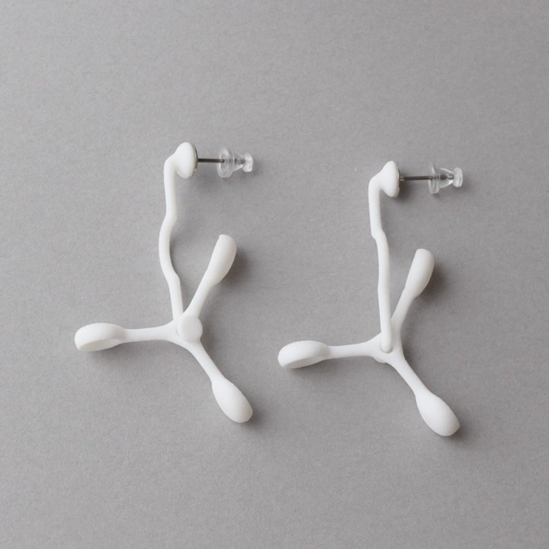 paddle white earrings - 耳环/耳夹 - 塑料 白色