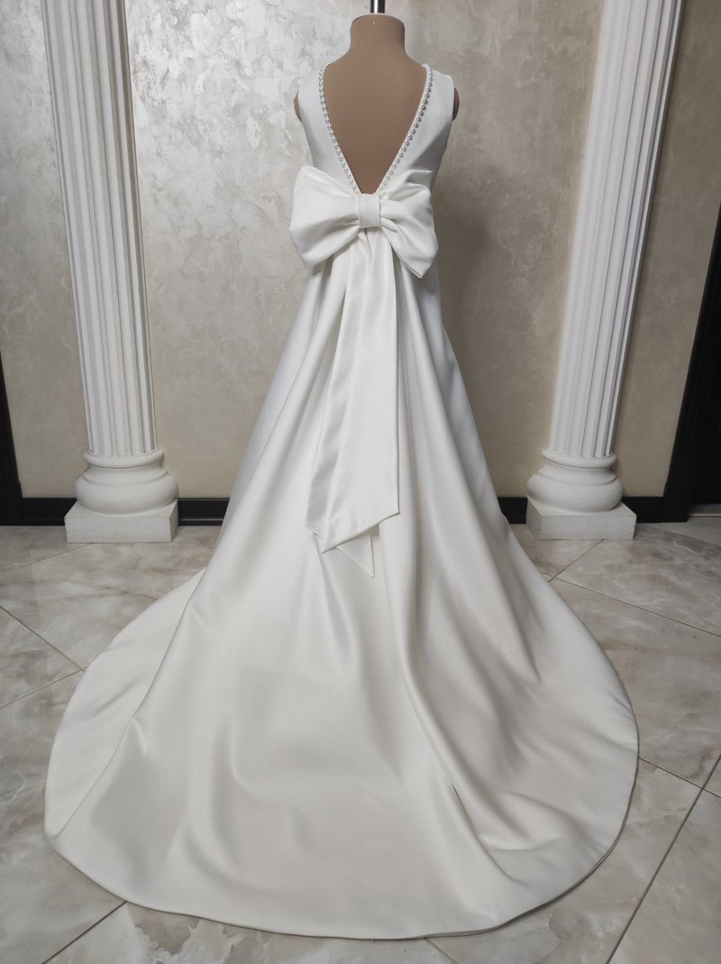 缎面花童礼服长款优雅拖尾 适合婚礼 生日 音乐会 - 童装礼服/连衣裙 - 其他材质 多色