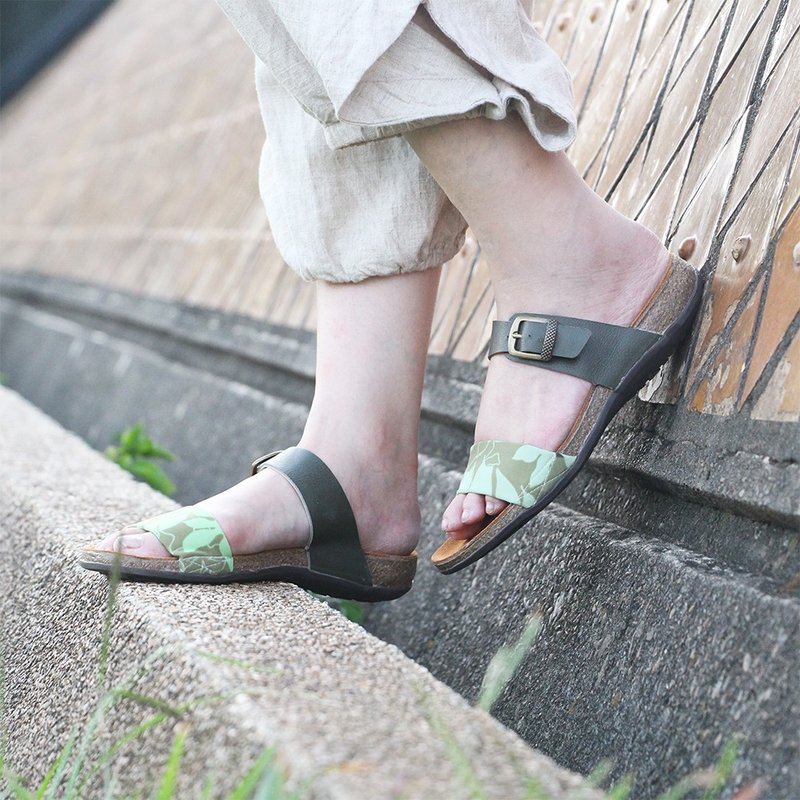【乐活风采  舒活绿】复古雕花饰扣/弹力莱卡布料/真皮软木气垫鞋 - 男女凉鞋 - 真皮 绿色