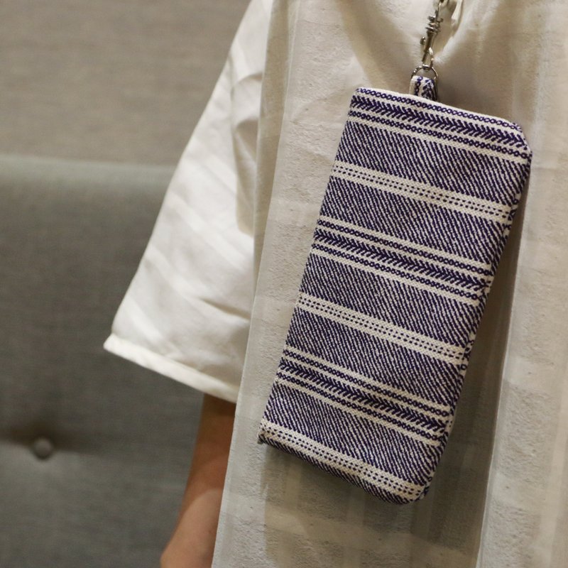 沐煦：民俗图纹挂颈手拿包 - 手拿包 - 棉．麻 蓝色