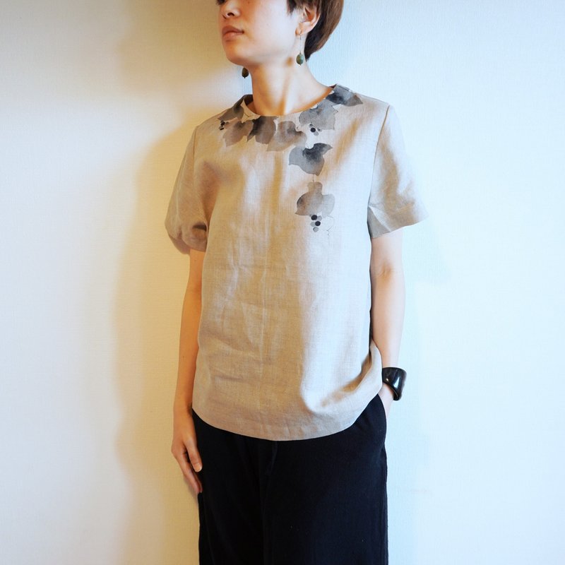 Linen/ short sleeve blouse beige / grape - 女装衬衫 - 棉．麻 灰色
