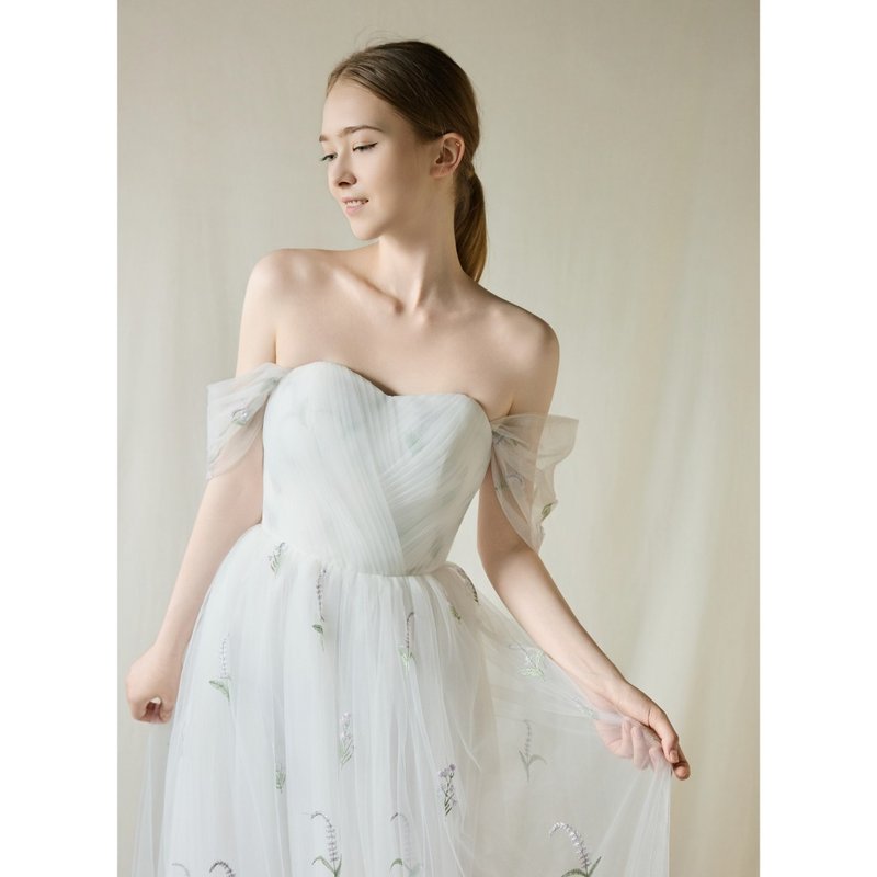 Floral 花朵刺绣白色礼服 - 晚装/礼服 - 丝．绢 白色