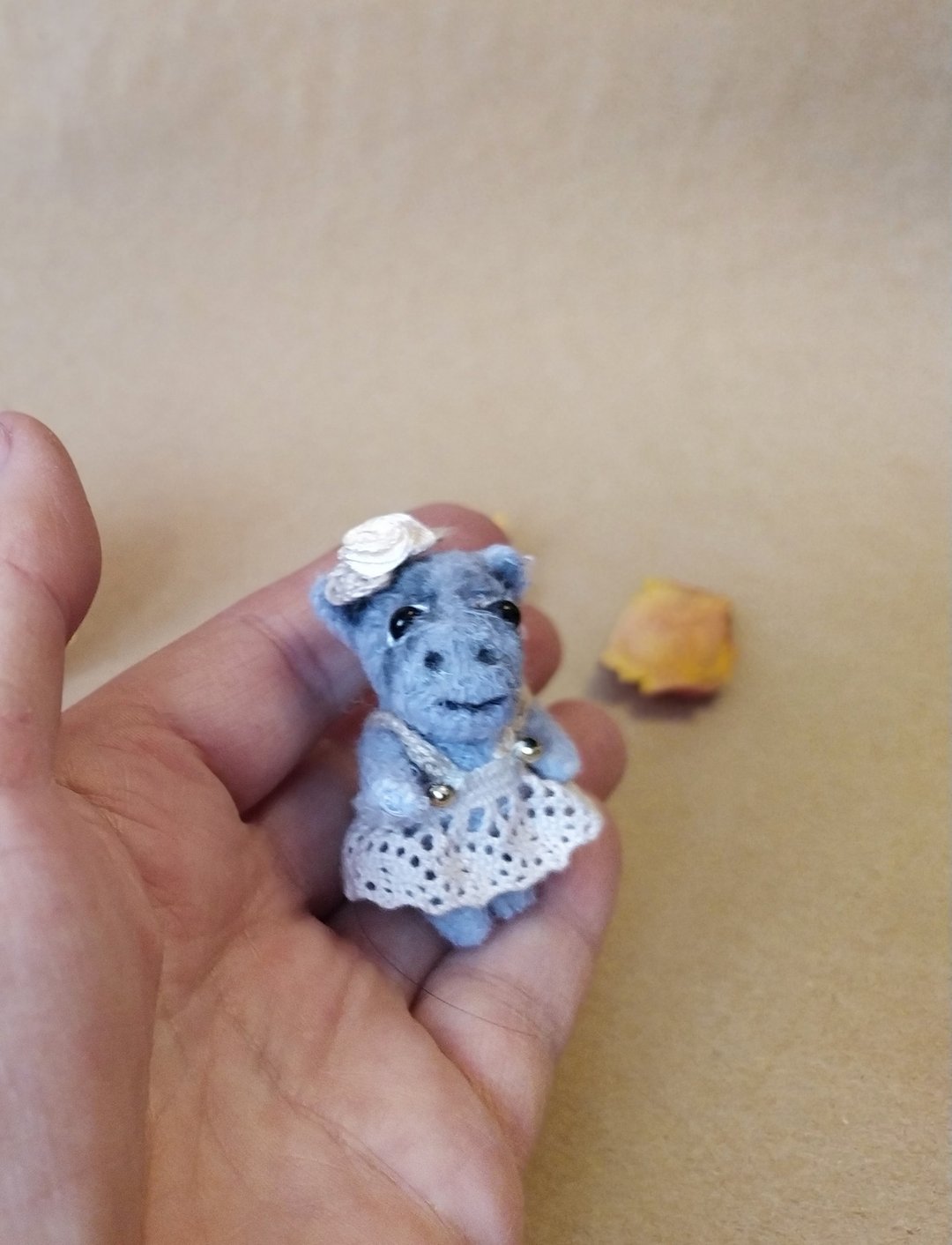 泰迪河马amigurumi可爱玩具的微型针织收藏小雕像 - 玩偶/公仔 - 羊毛 卡其色
