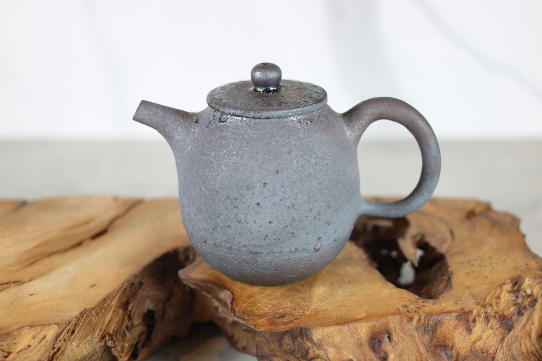 【送礼好物】柴烧 天然落灰 手拉坯茶壶 名家叶敏祥手工作品 - 茶具/茶杯 - 瓷 